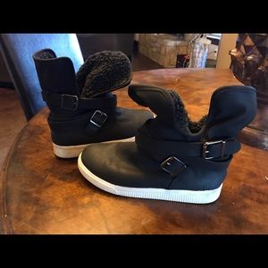 Black fold over boots